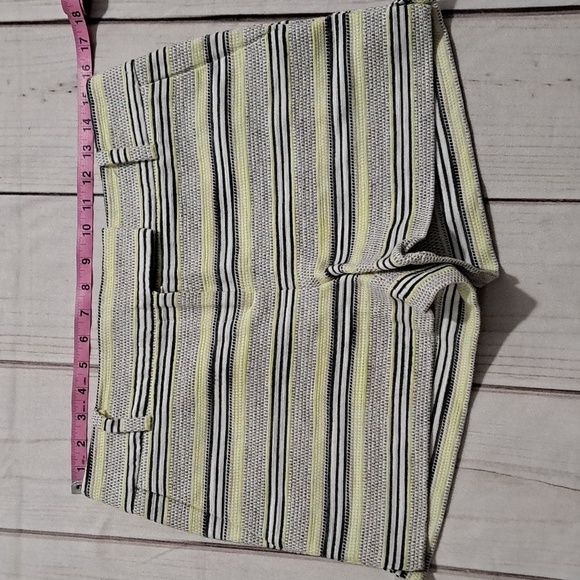 LOFT The Riviera Short Yellow Black Striped Textured Shorts - Size 4 - Picture 9 of 11